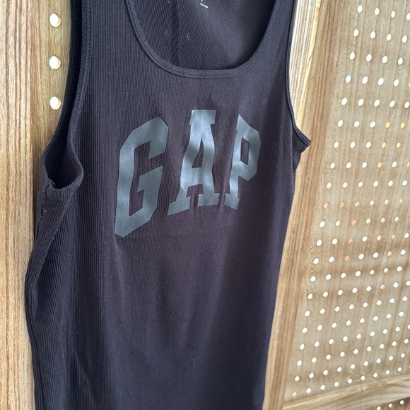 GAP-Print Ribbed Gap Logo Tank Top Color: BLACK Large - Picture 6 of 6
